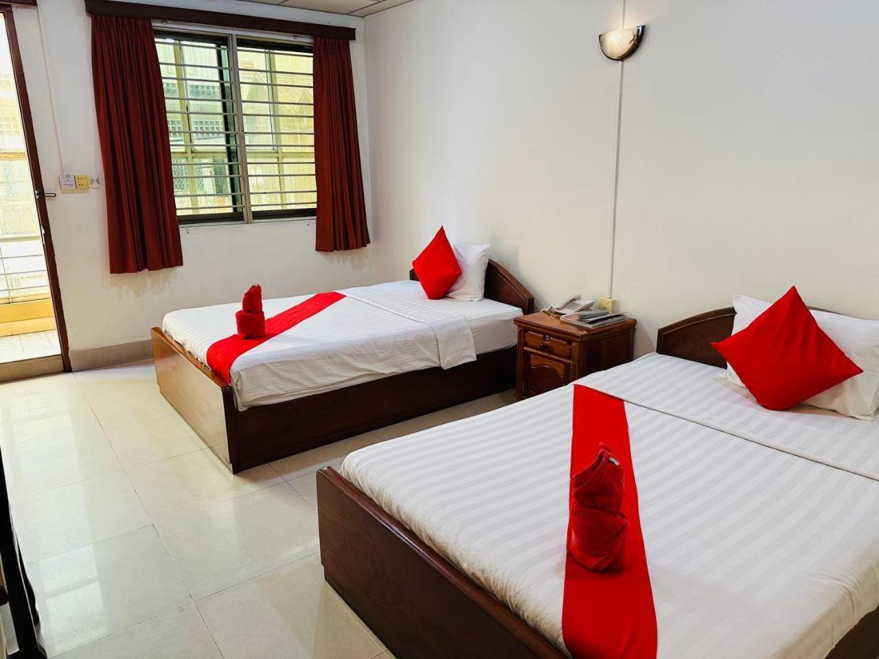 Capitol One Hotel Phnom-Penh Buitenkant foto