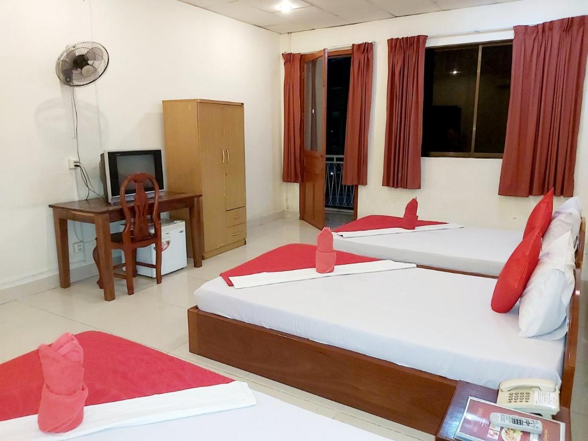 Capitol One Hotel Phnom-Penh Buitenkant foto